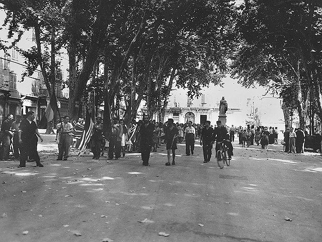 Aix-en-Provence 1944 - U.S. 3rd Infantry Division Photography WWII