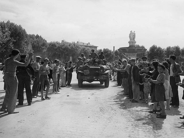 Aix-en-Provence 1944 - U.S. 3rd Infantry Division Photography WWII