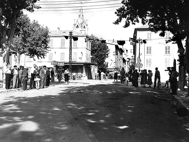 Aix-en-Provence 1944 - U.S. 3rd Infantry Division Photography WWII