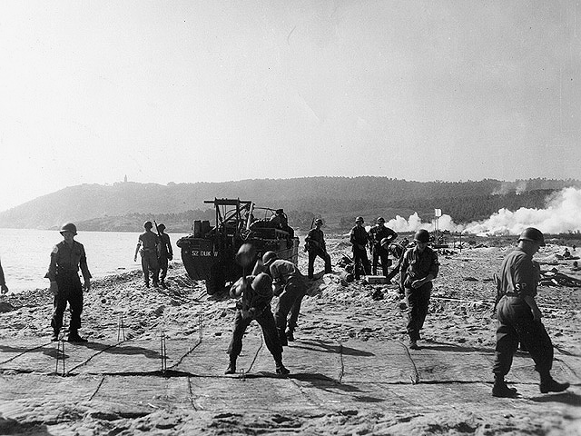 Yellow Beach - Bay of Pampelonne 1944 - Operation Dragoon - U.S. 3rd Infantry Division WWII