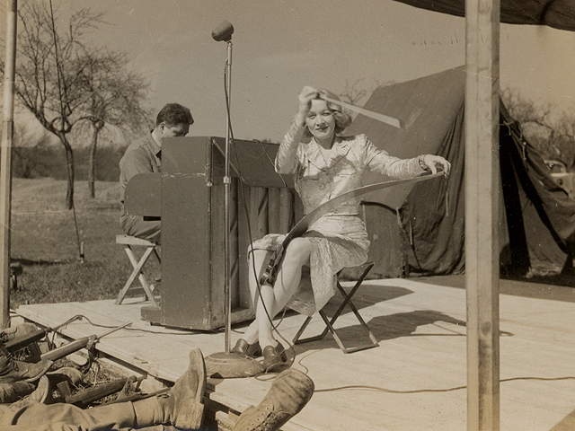 USO - Marlene Dietrich - Fuchstadt Germany April 1945