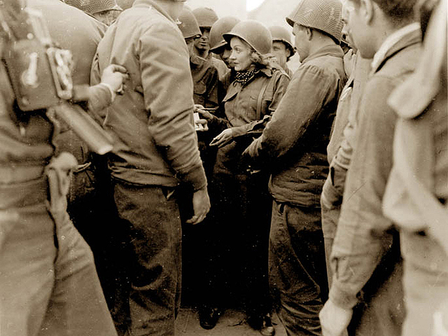 USO - Marlene Dietrich - Fuchstadt Germany April 1945