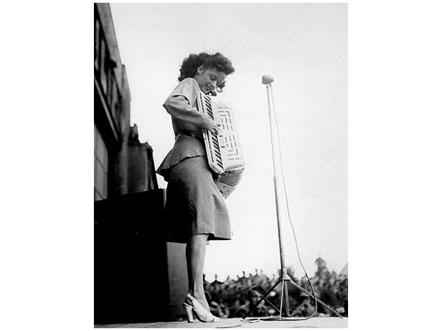 USO - Bob Hope - Fritzlar Germany - July 26, 1945
