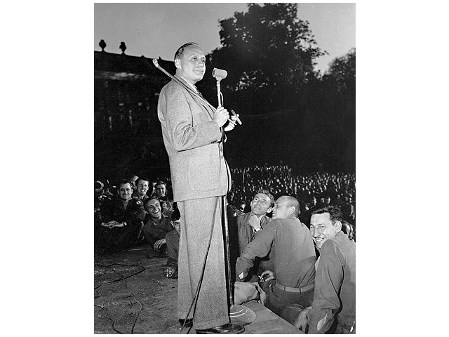 USO - Jack Benny - Kassel, Germany 1945