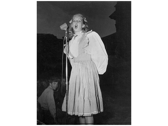 USO - Jack Benny, martha Tilton, Ingrid Bergman, Kassel, Germany 1945